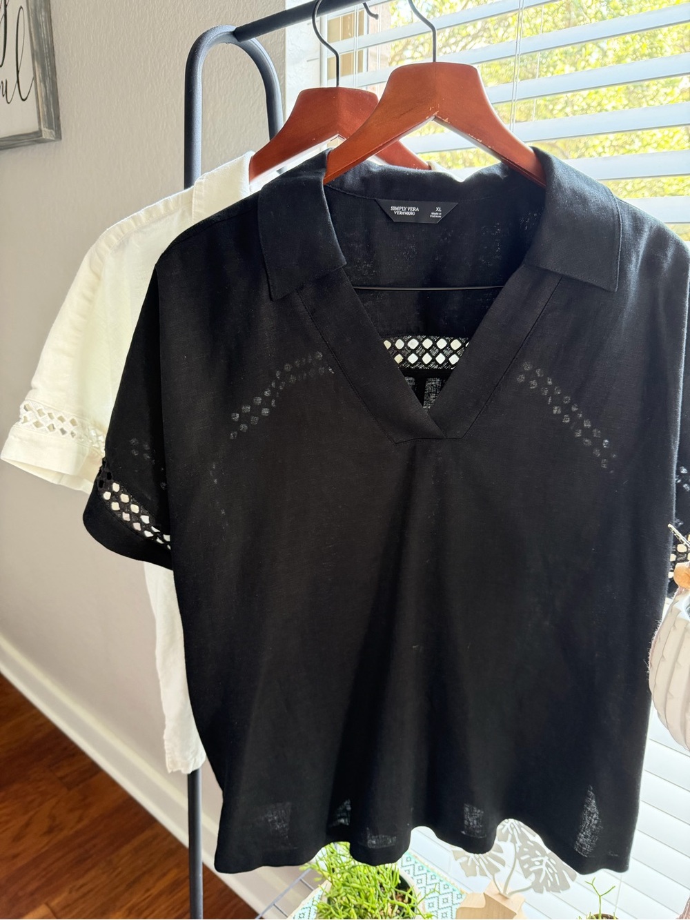 Simply Vera Vera Wang Black & White Linen Tops